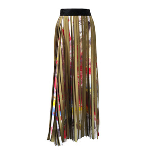 pleated skirt